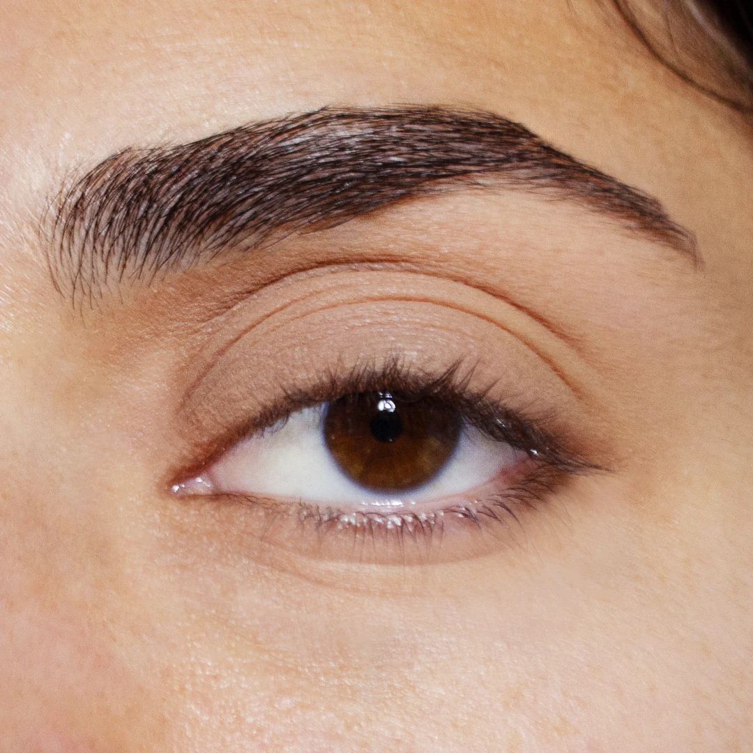 Model image of Neen Pretty Shady Pressed Pigment variant: Slip
