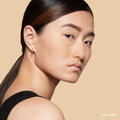 Model image of Bobbi Brown Sheer Finish Pressed Powder variant: Soft Sand