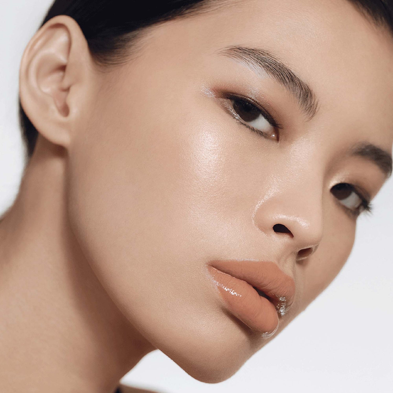 Model image of Victoria Beckham Beauty Posh Gloss variant: Tanline