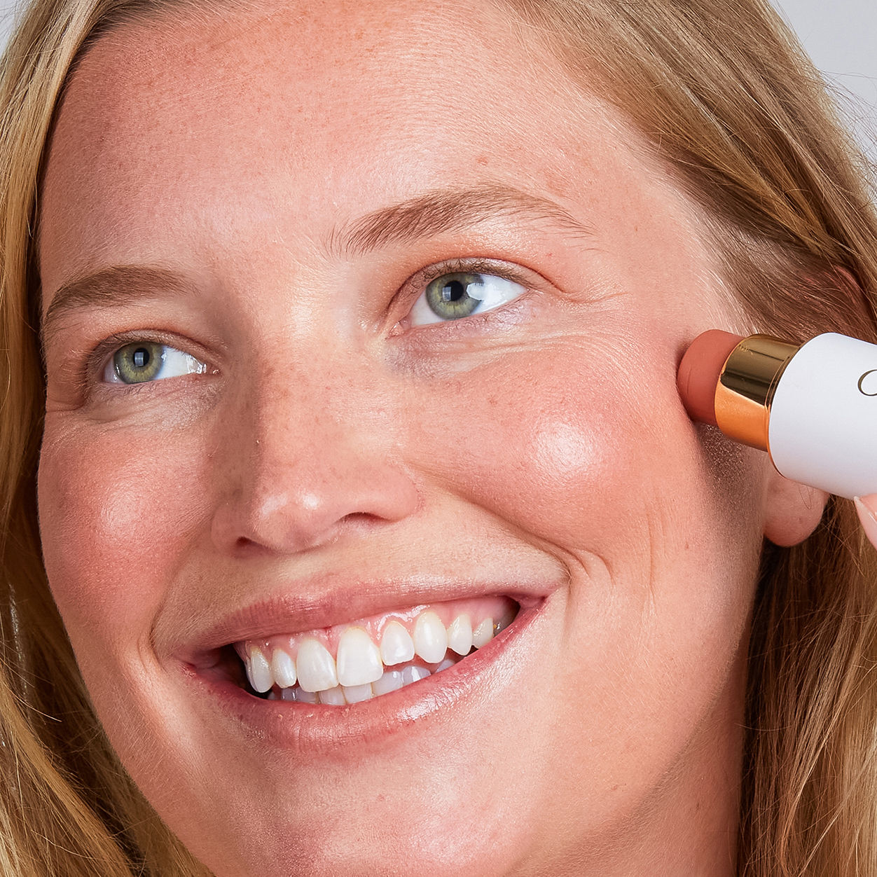 Model image of Ogee Sculpted Face Stick variant: Topaz