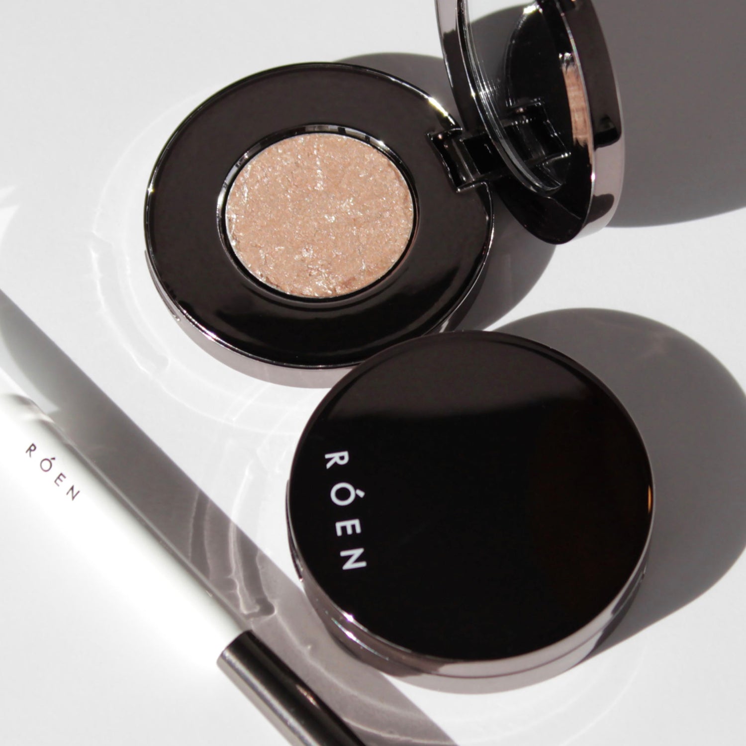 Róen Disco Eye . This product is in the color gold