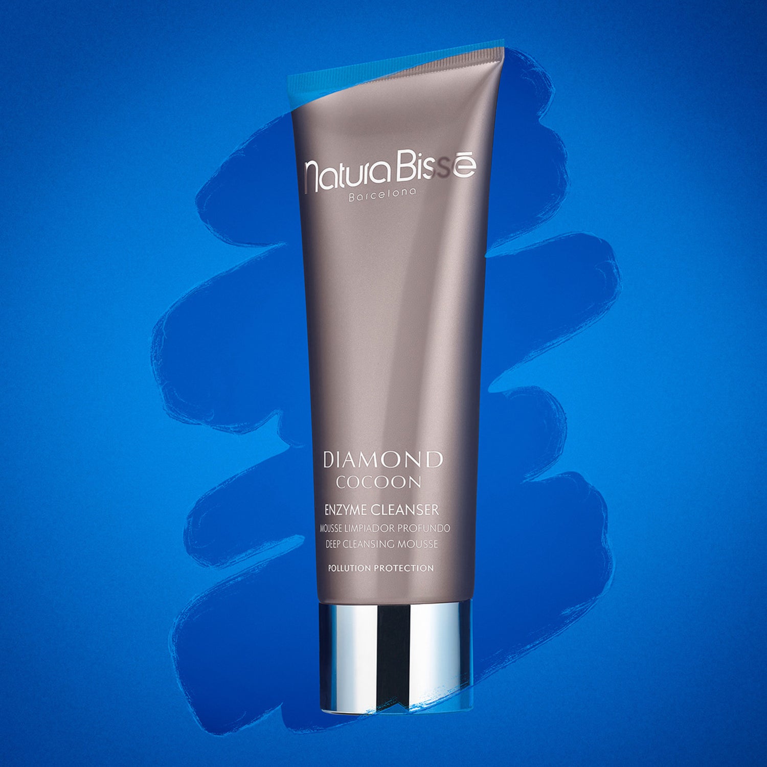 Natura Bissé Diamond Cocoon Enzyme Cleanser lifestyle image .