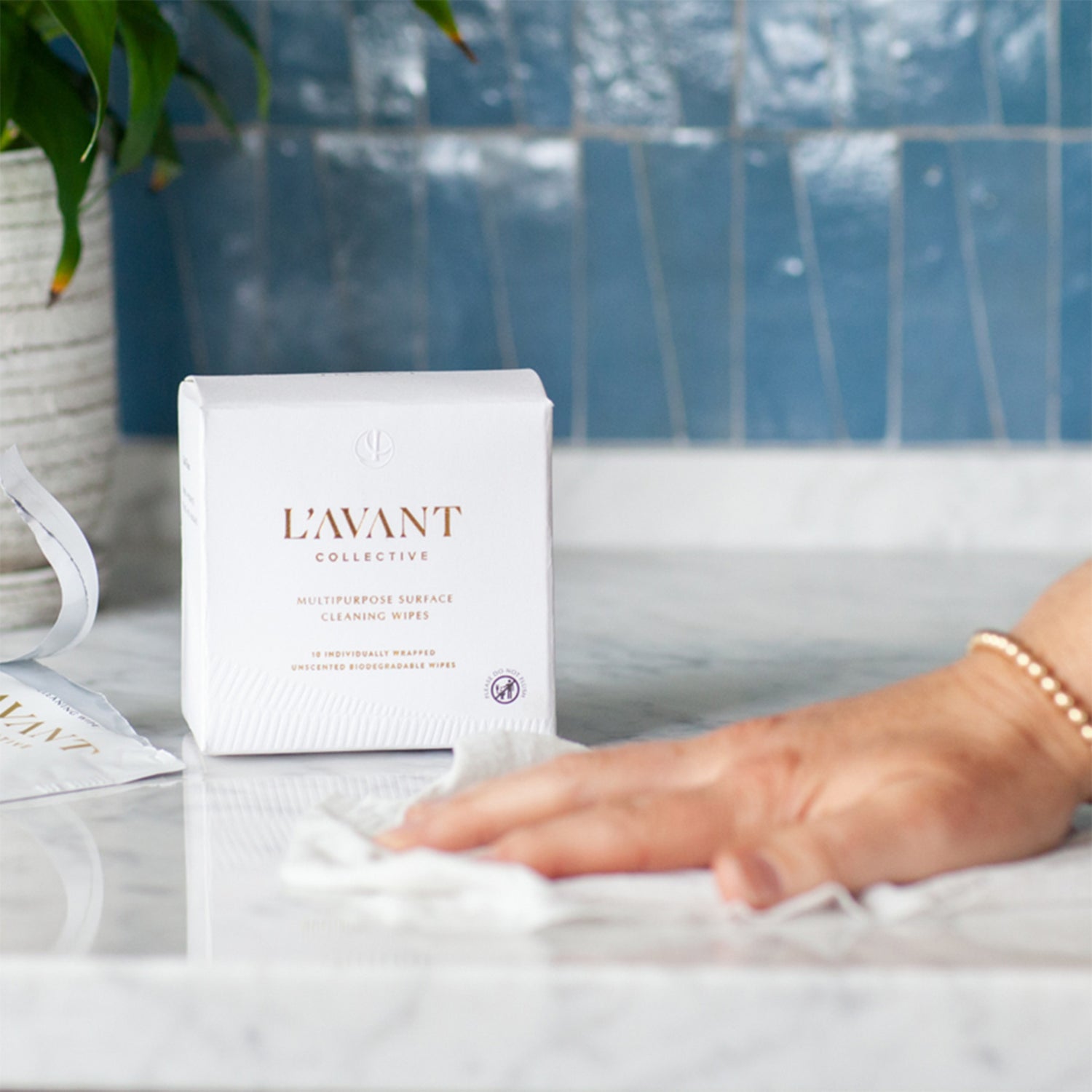 L’Avant Collective Unscented Individually Wrapped Biodegradable Cleaning Wipes model image .