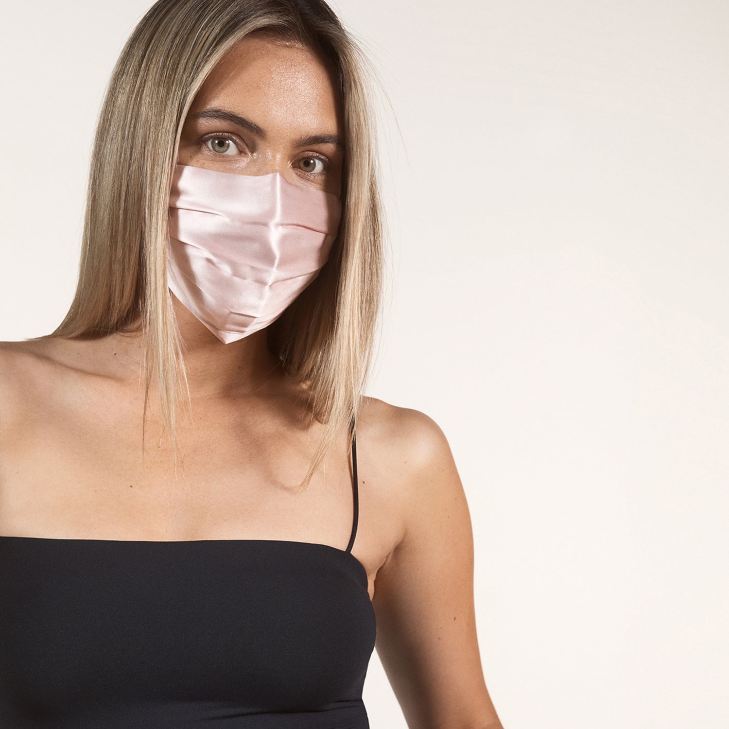 Slip Double-Sided Silk Re-Usable Face Covering Color/Shade variant: Pink model image .